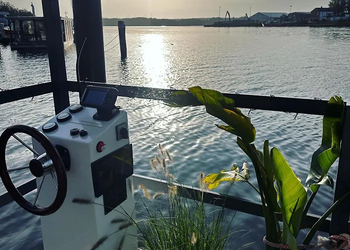 Premium Hausboot Trave Traum Lubeka